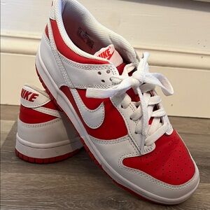 Nike Low-Top Sneakers in Red and White